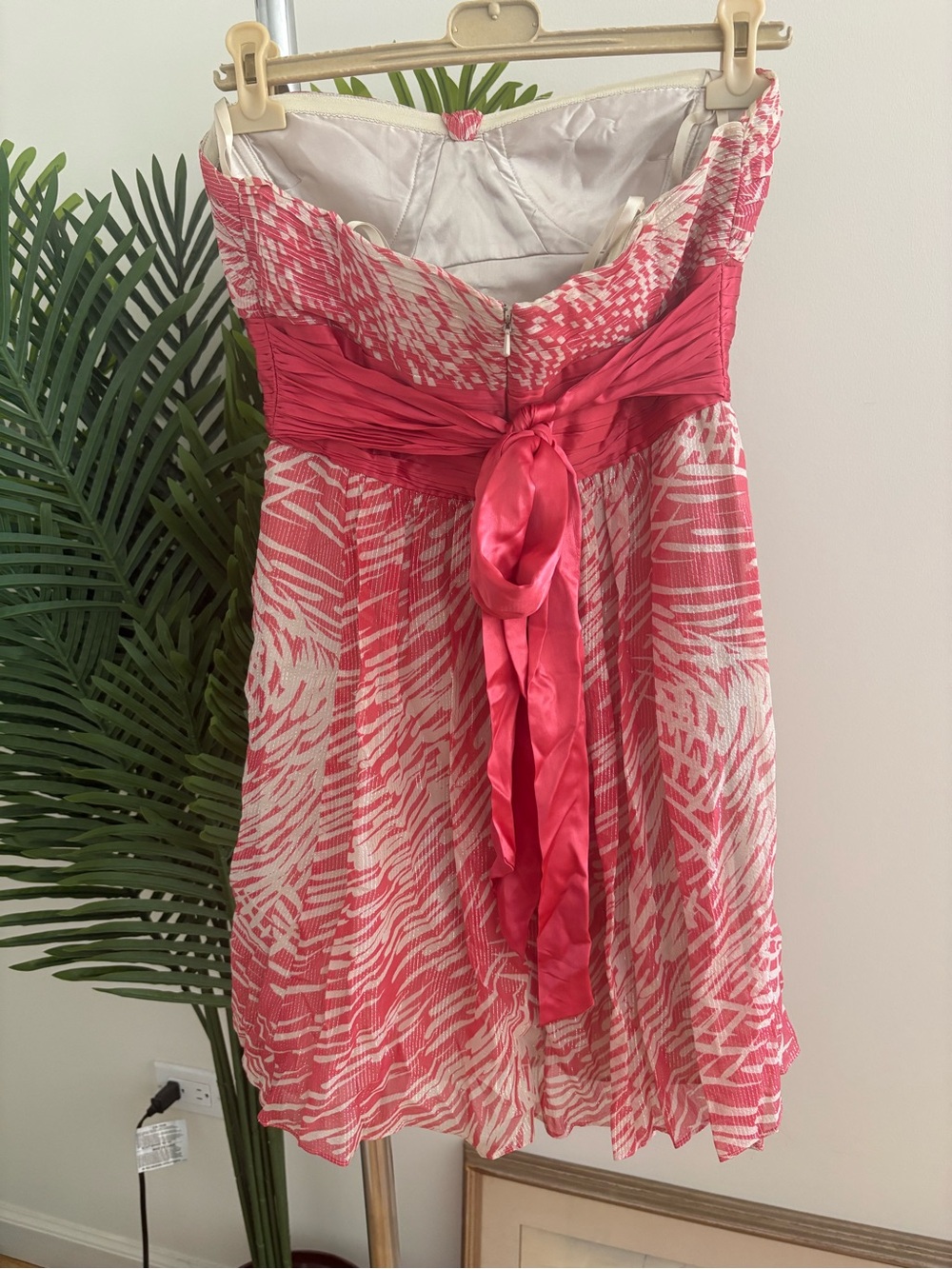 BCBGMAXAZRIA Coral Pink & Cream Strapless Silk Chiffon Cocktail Dress, size 6 - Picture 8 of 11